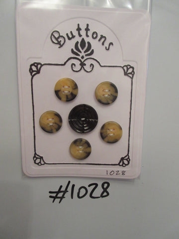 No.1028 Lot of 6 Cream/Brown Assorted  Buttons