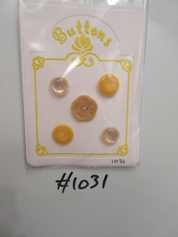No.1031 Lot of 5 Yellow Assorted  Buttons