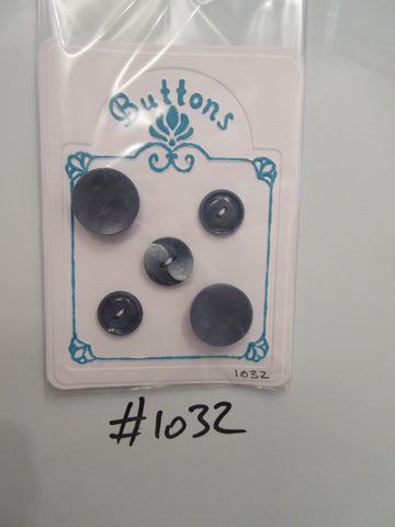 No.1032 Lot of 5 Blue Assorted Buttons