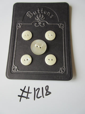 No.1218 Lot of 5 Cream Pearlescent Buttons