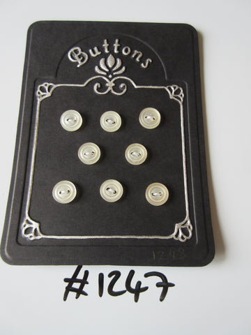 No.1247 Lot of 8 Clear Buttons