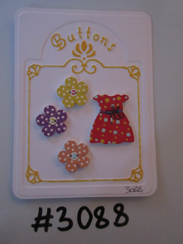 #3088 Lot of 4 Summer Colour Dress & Flower Shape Wooden Buttons